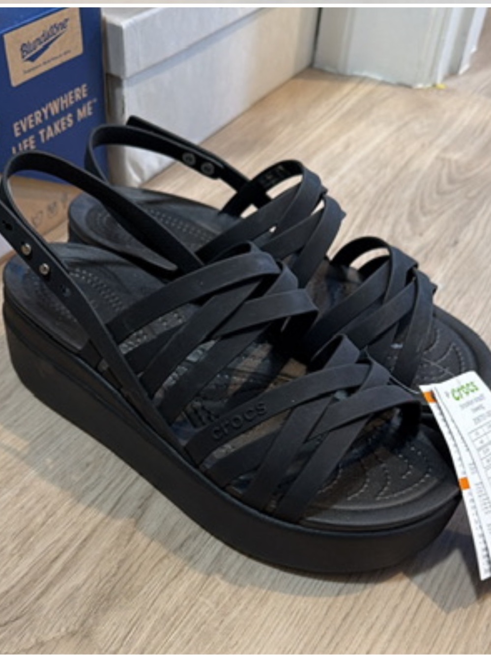 Crocs Brooklyn Strappy Rubber comfort Shoes Sandals women’s 8 NWT SOLD OUT - Picture 2 of 3